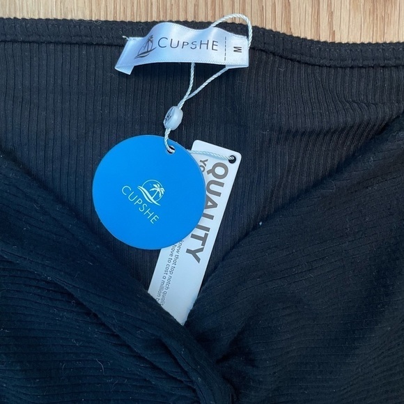 NWT Cupshe Bailey Dress Twist Front Long Bell Sleeves Bodycon Mini Sz M - Picture 4 of 5